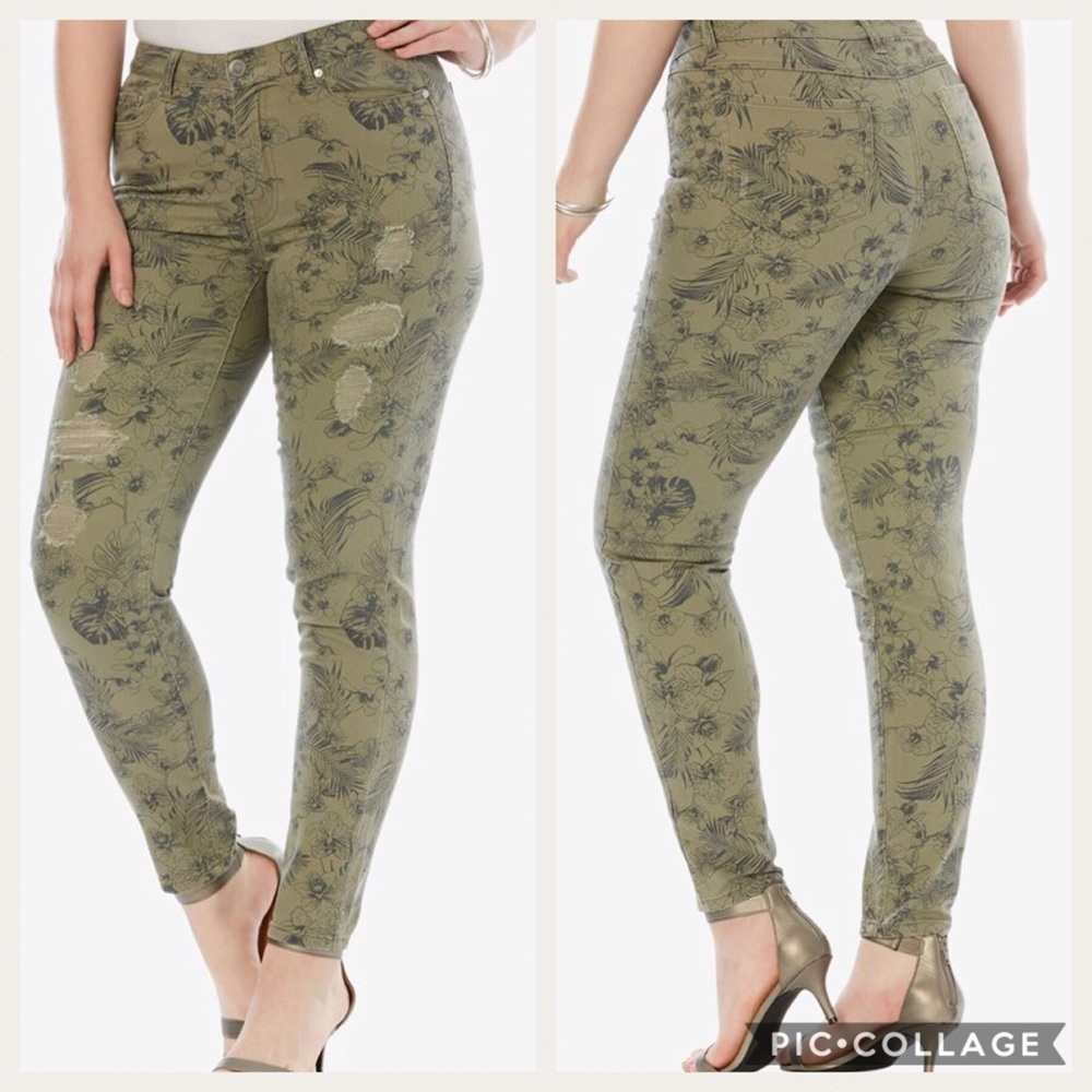 ➕ New Distressed Floral Camo Twill Jeans